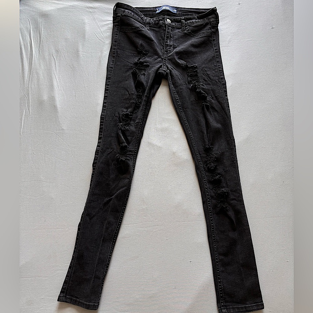 Black ripped skinny jeans